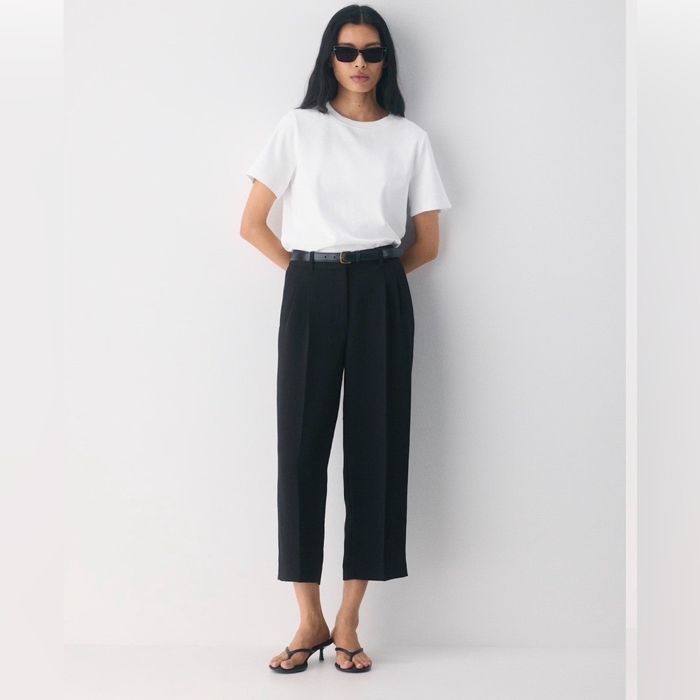 Aritzia Effortless Cropped Pant